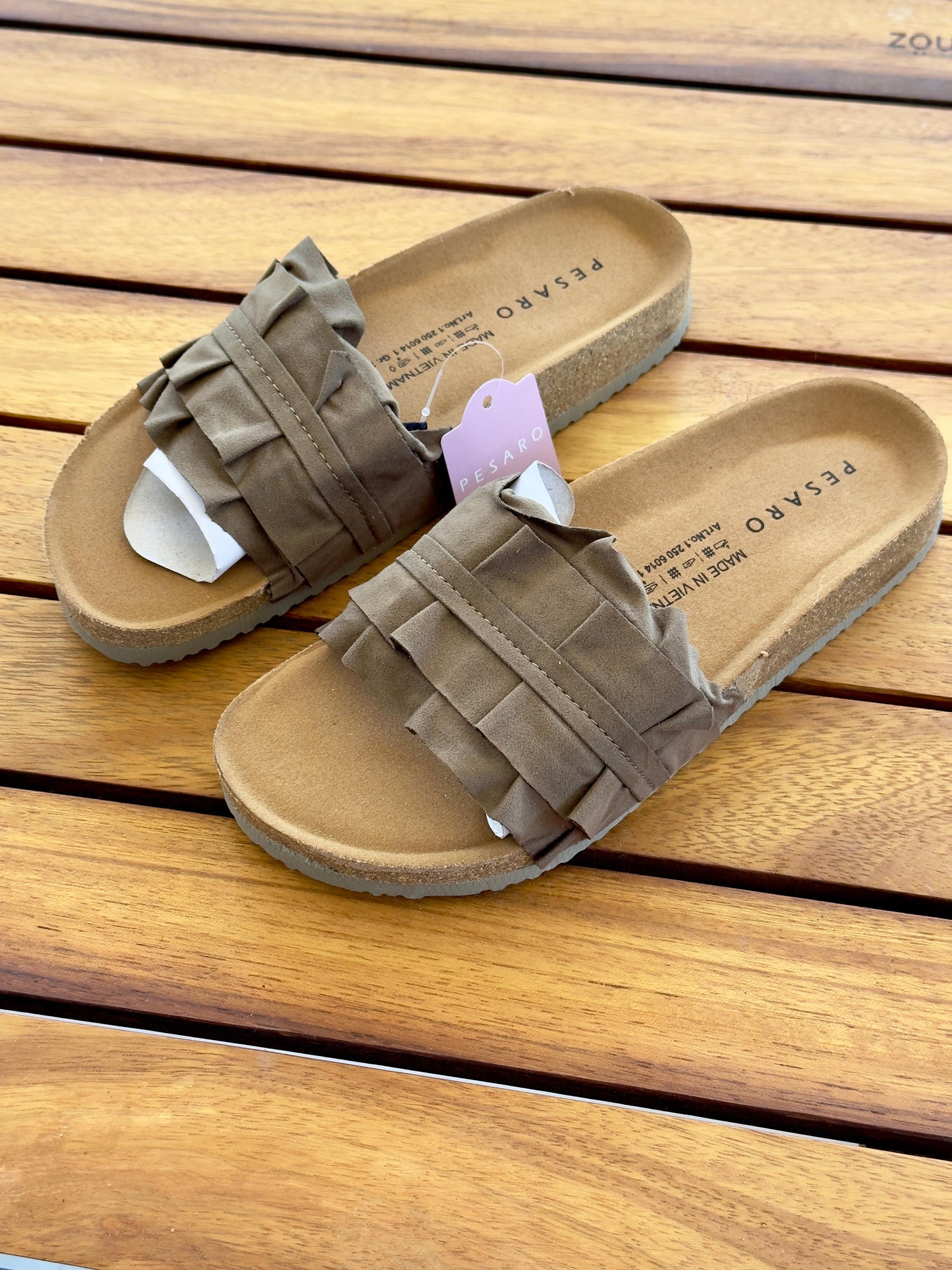 Ladies slippers