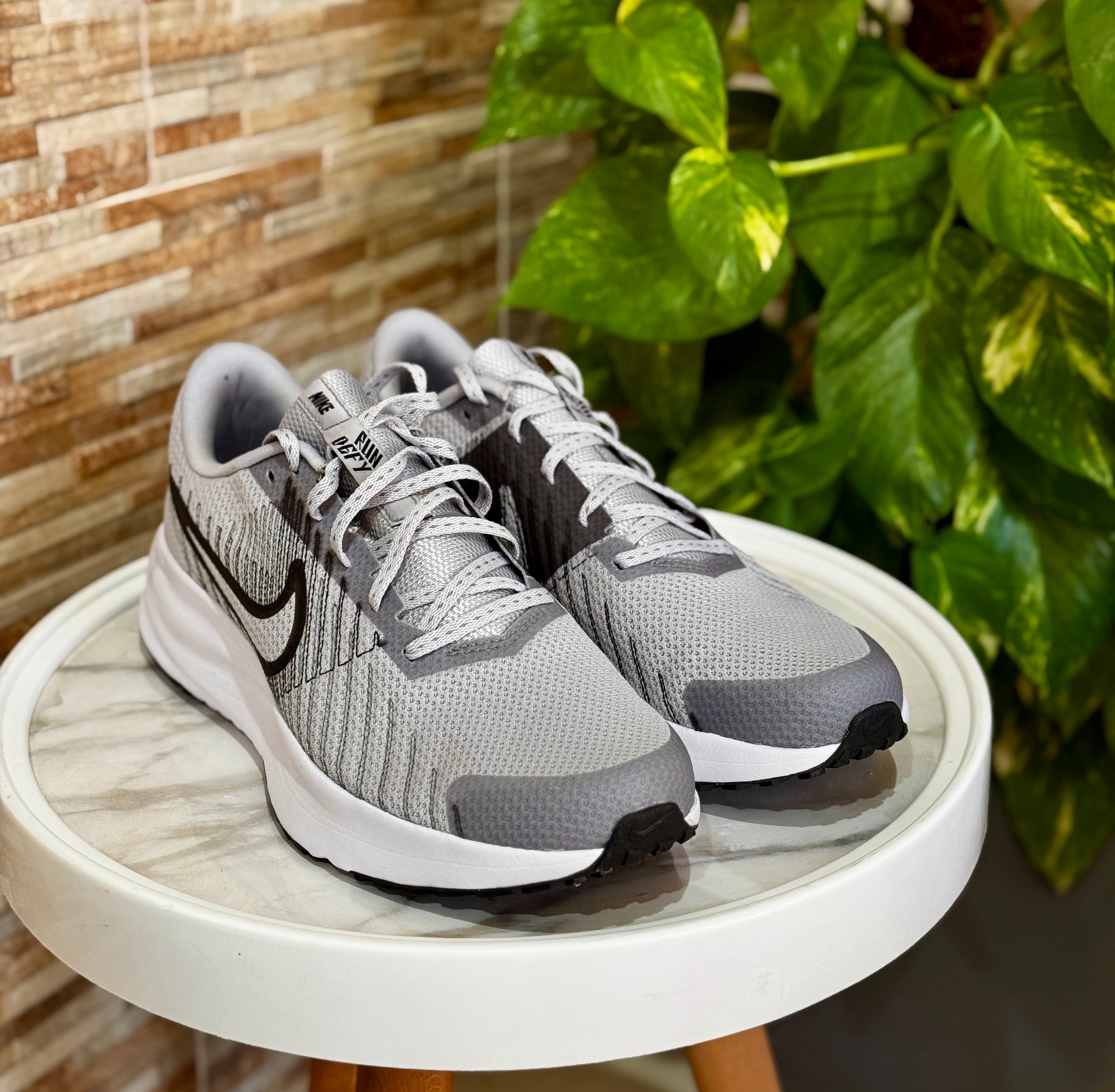 Nike Run Defy original ( without box)